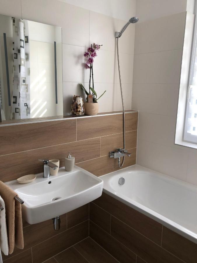 Tatra Billetee Apartman S Luxusnym Vyhladom Na Vysoketatry A Sukromnym Wellness Poprad Exterior foto