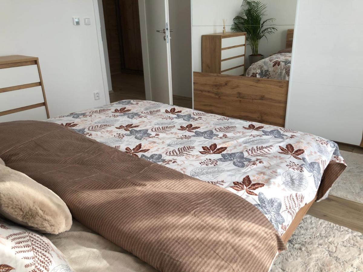 Tatra Billetee Apartman S Luxusnym Vyhladom Na Vysoketatry A Sukromnym Wellness Poprad Exterior foto