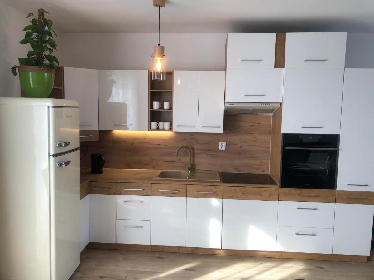 Tatra Billetee Apartman S Luxusnym Vyhladom Na Vysoketatry A Sukromnym Wellness Poprad Exterior foto