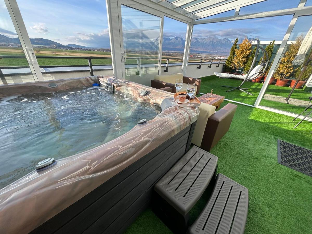 Tatra Billetee Apartman S Luxusnym Vyhladom Na Vysoketatry A Sukromnym Wellness Poprad Exterior foto
